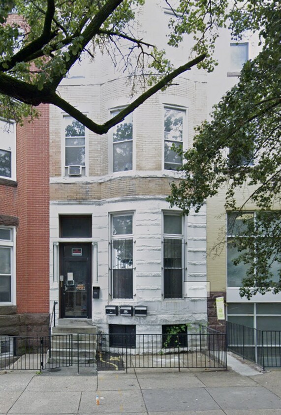 Primary Photo - 2102 N Charles St