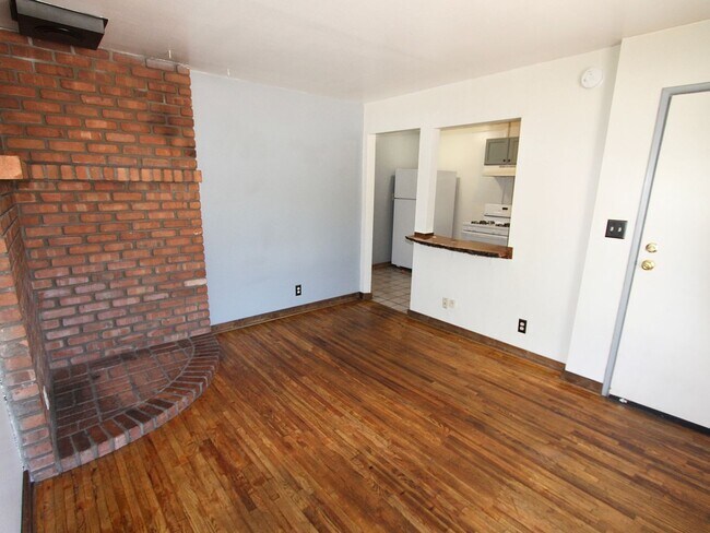 Foto del edificio - *LEASE TAKEOVER* Single Level 2BR Flagstaff Home | Fenced Yard & In-Unit Laundry