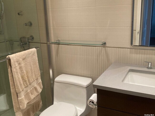 Foto del edificio - 1 Bay Club Dr