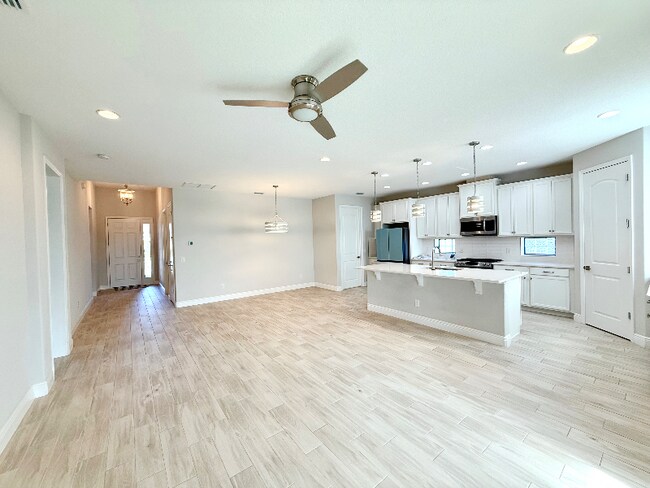 Building Photo - 7917 Dobre Wy