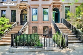 Building Photo - 421 6th St