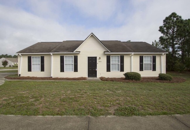 Foto del edificio - Charming 4-Bed/2-Bath home in NE Columbia!