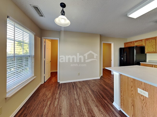Building Photo - 5862 N Quincy Dr