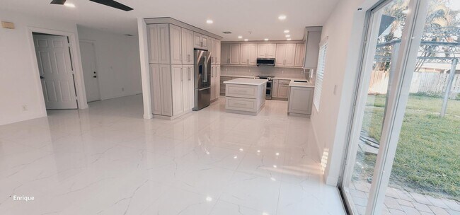 Building Photo - 11945 Donlin Dr