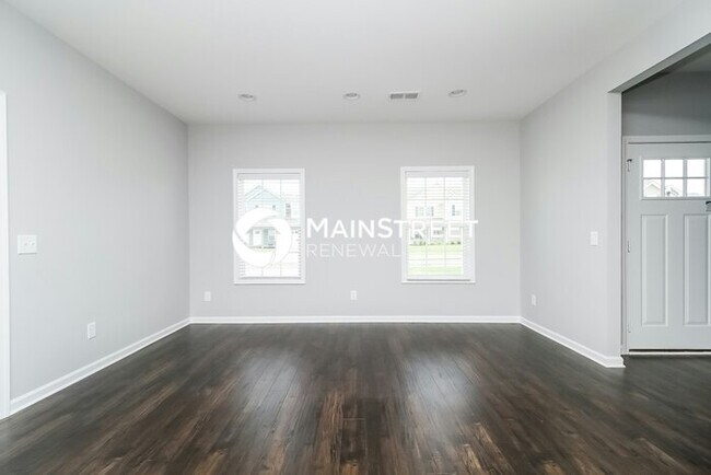 Foto del edificio - 4 Bedroom Pet-Friendly Home in Spring Hill, TN with Main Street Renewal
