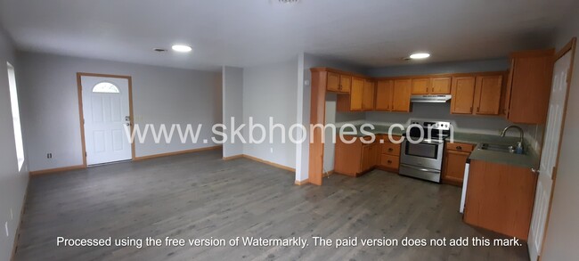 Building Photo - 207 N Northcutt Ave