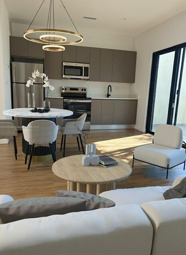 Foto del edificio - 85 NE 55th St