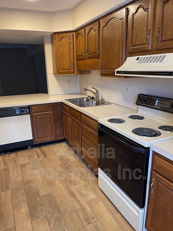 Building Photo - 461 Eastley Ct