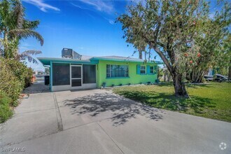 Building Photo - 2567 Cay Cove