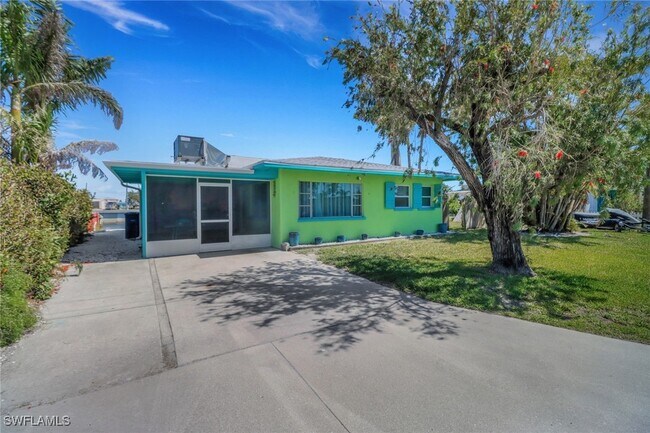 Building Photo - 2567 Cay Cove