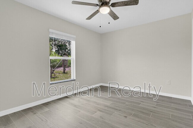 Foto del edificio - 2315 Fox Hollow Dr