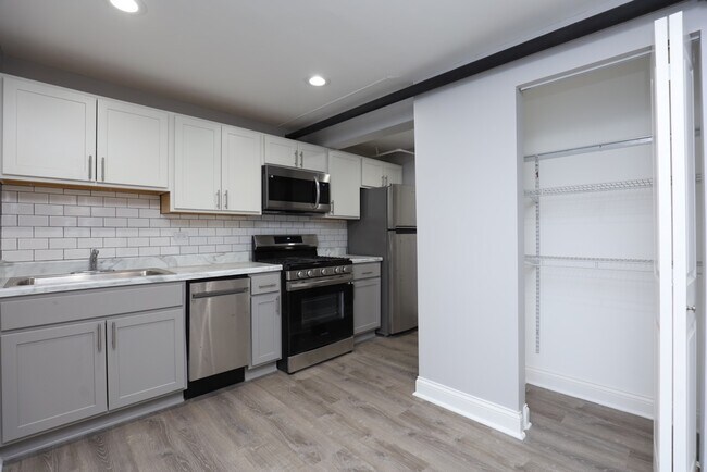 Foto del edificio - 1253 W Rosemont Ave