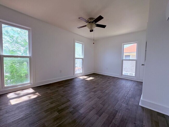 Foto del edificio - 517 W Maple Ave