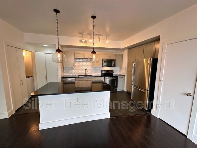 Foto del edificio - 4605 Cedar Springs Rd