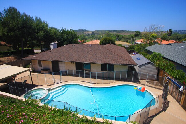Foto del edificio - Bonsall Gem - Great Value with Pool/Spa, Available March 2026