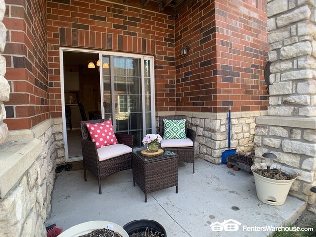 Building Photo - 6255 Beechtree Dr