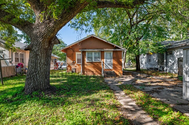 Foto del edificio - 2020 S Main St