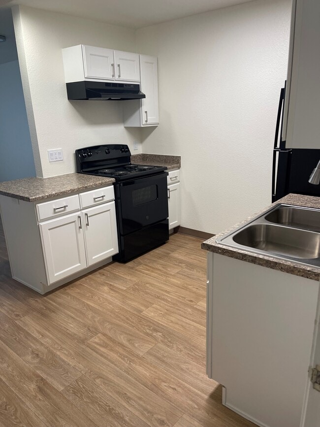 Building Photo - Casa de Sierra Senior Apartments