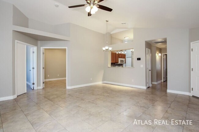 Foto del edificio - 1365 N Culpepper Ave