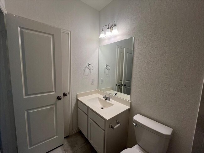 Building Photo - 212 Baralo St