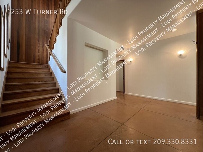 Building Photo - 1253 W Turner Rd