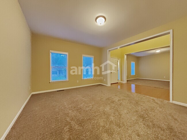 Building Photo - 906 Fox Croft Pl