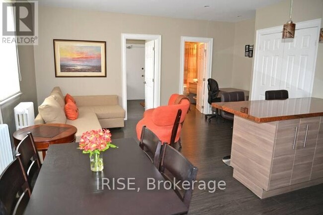 Building Photo - 4 Selwood Ave