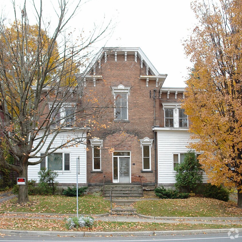 Primary Photo - 13 Chatham St
