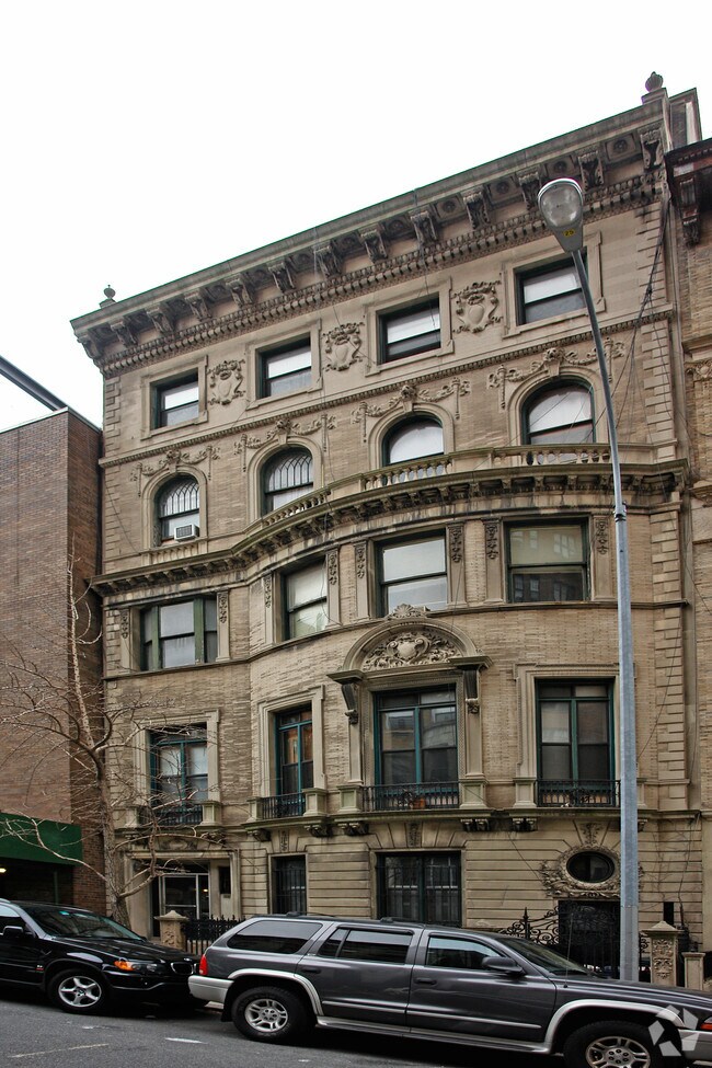 Building Photo - 316 W 75th St