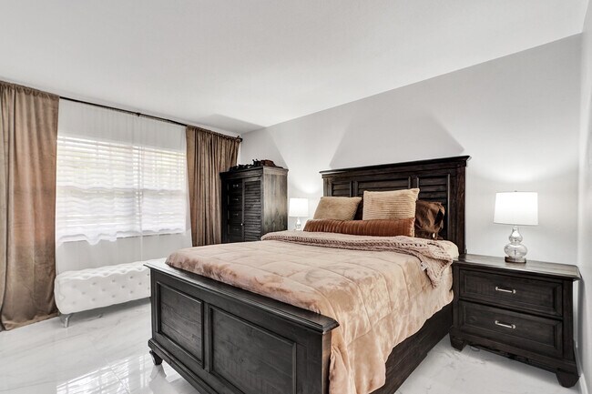 Foto del edificio - 545 Oaks Ln