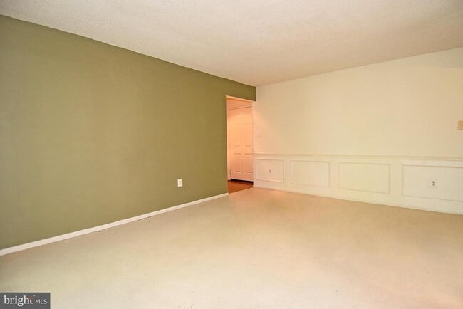Building Photo - 7760 New Providence Dr
