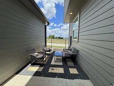 Building Photo - 5804 Rotunda View