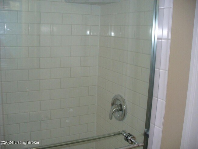 Building Photo - 3520 Willis Ave