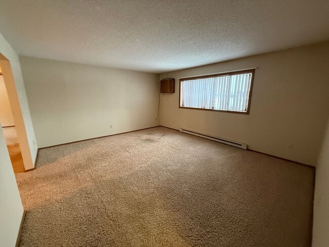 Building Photo - 2010 Ash Ave NE