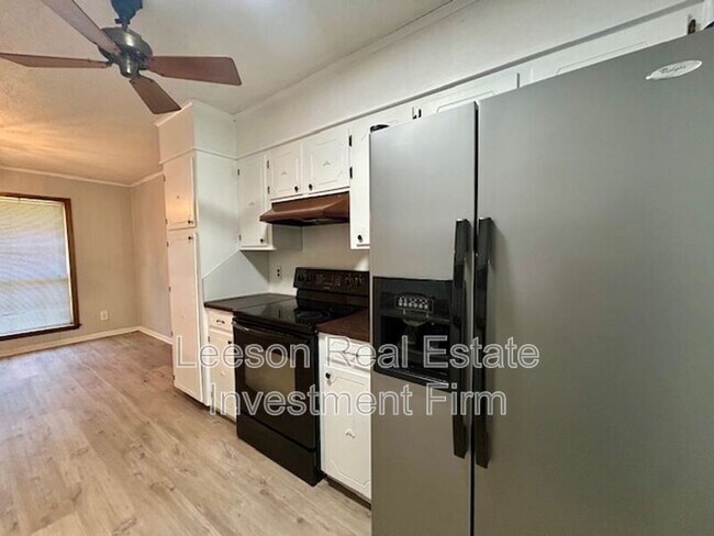 Foto del edificio - 302 Avenida Dr