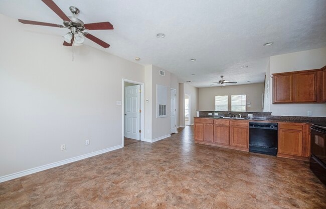 Building Photo - 3613 S Hampton Ct
