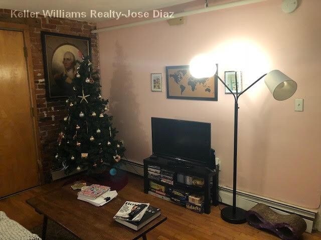 Building Photo - 260 Hope St