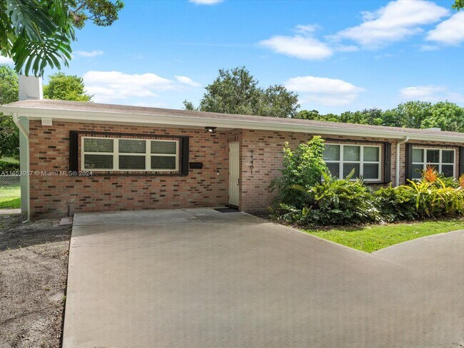 Building Photo - 11401 SW 81st Rd