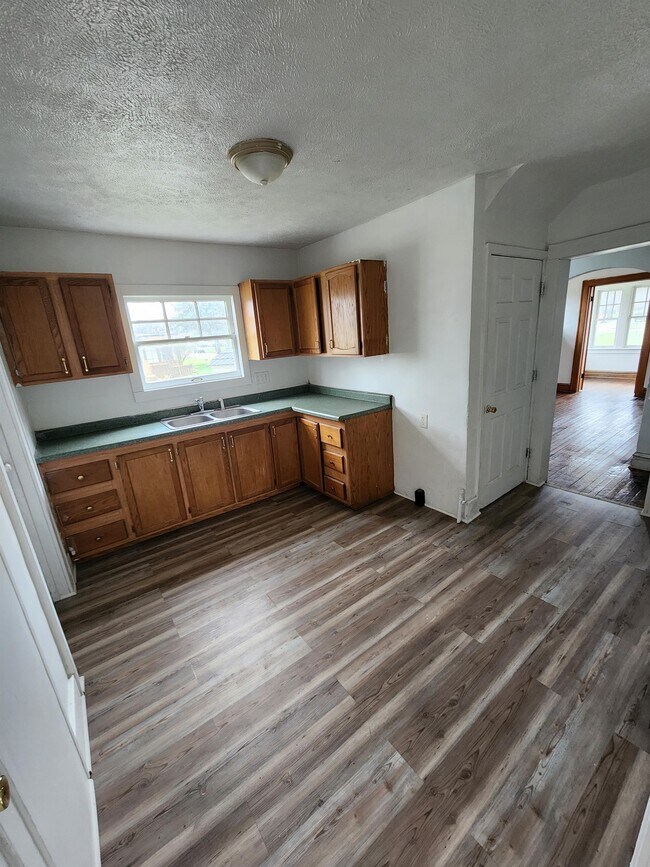 Foto del edificio - 2530 Bonds Ave