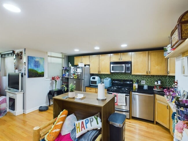 Foto del edificio - 1445 W Warner Ave