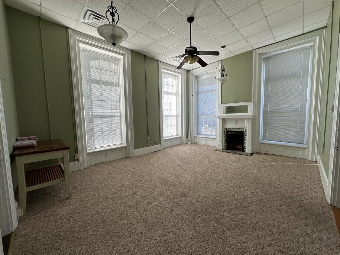 Building Photo - Cozy and Convenient Studio Apartment in th...