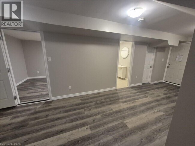 Building Photo - 72 Ingleside Dr