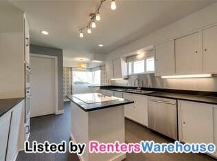 Building Photo - 11023 Pinocchio Dr