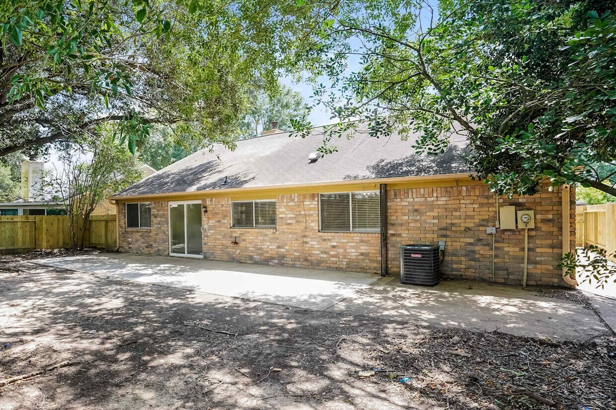 Foto del edificio - 22614 Powell House Ln