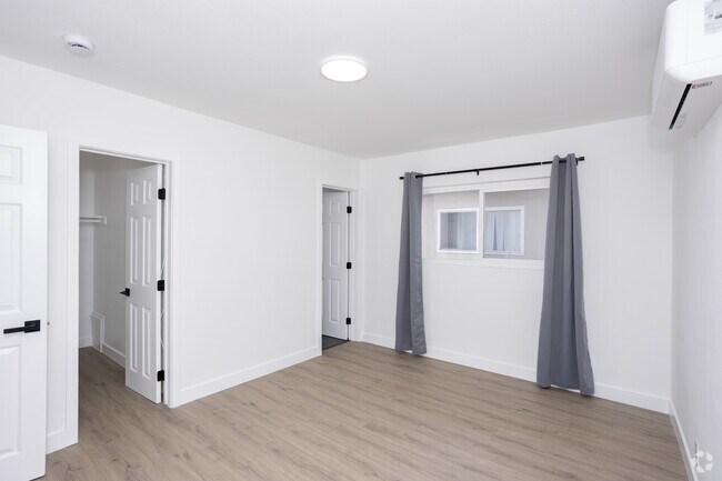 1 habitación, 1 baño - 637 pies cuadrados - Dormitorio - 1623-1629 S Walnut St