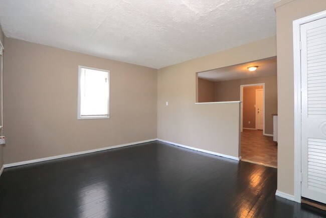Building Photo - 3204 Suncrest Ave