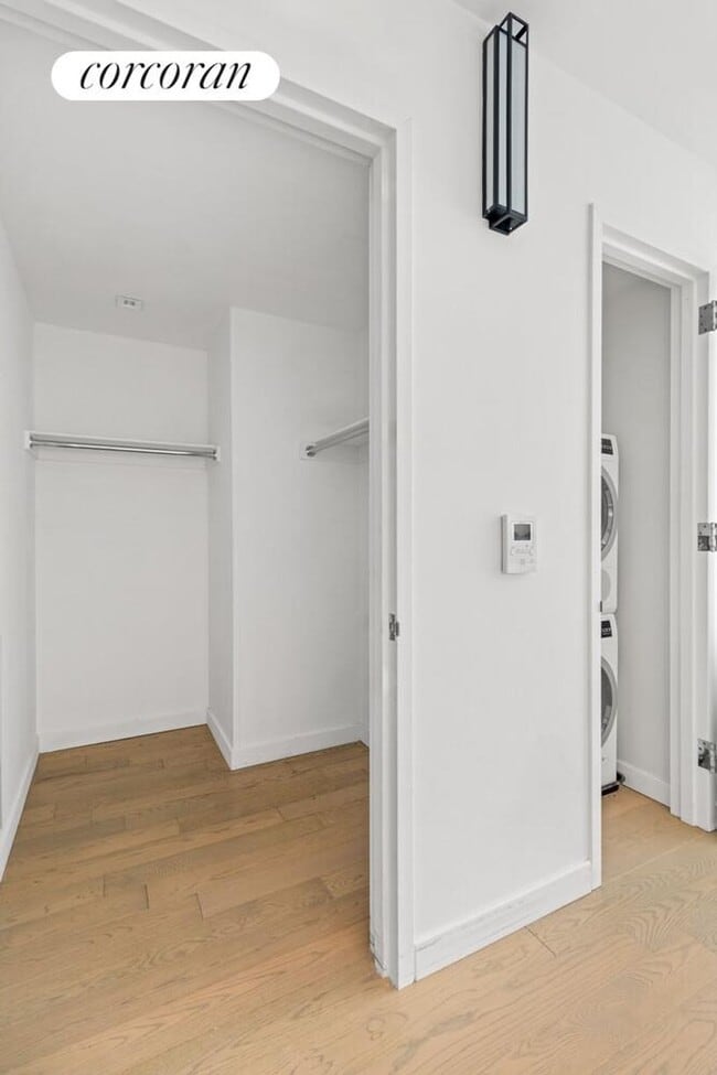 Building Photo - 505 W 43rd St