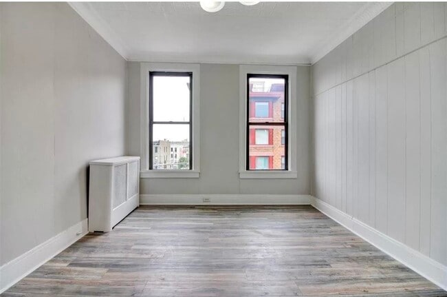 Building Photo - 332 Jackson St