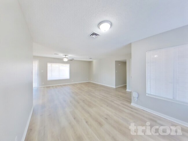 Foto del edificio - 823 W Juanita Cir