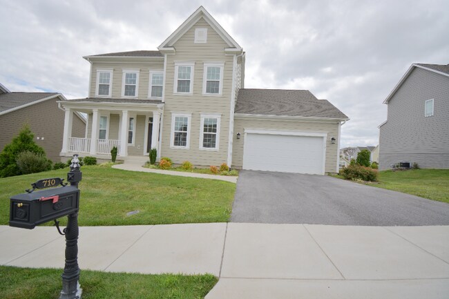Foto del edificio - 710 Jefferson Cir NW